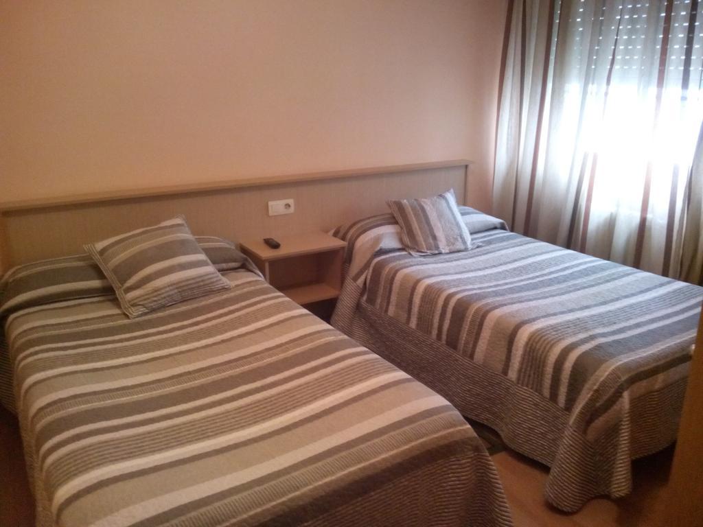 Pension Las Palmeras Lalín Quarto foto