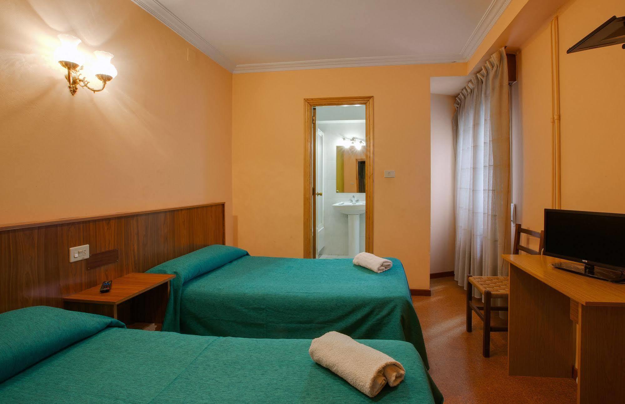 Pension Las Palmeras Lalín Exterior foto